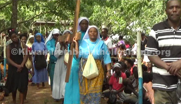 Thousands gather at Kiwamirembe for the Public way of the Cross on Good Friday